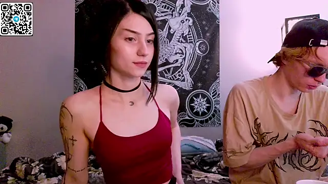 Snapshot of poisondevotion chatting on October 25, 1:18 pm poisondevotion online show from October 25, 1:18 pm