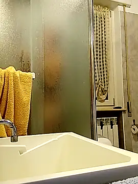 Io125 online show from November 28, 5:04 pm