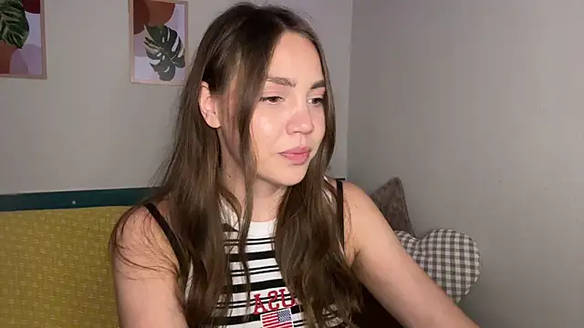 Snapshot of NebulaHaven chatting on November 17, 2:28 am NebulaHaven online show from November 17, 2:28 am