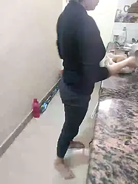 Snapshot of Pihu_Chopra chatting on November 13, 2:43 am Pihu Chopra online show from November 13, 2:43 am