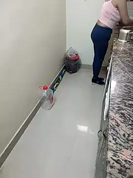 Snapshot of Pihu_Chopra chatting on December 16, 2:38 am Pihu Chopra online show from December 16, 2:38 am