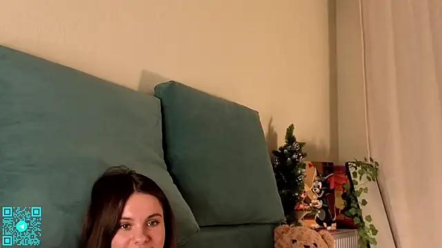 chloemilka online show from March 14, 7:30 pm