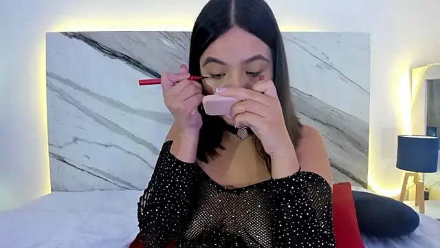 thamiina  online show from November 26, 7:04 pm