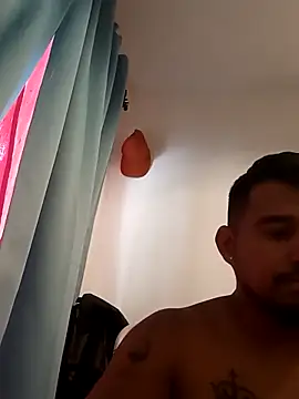 Snapshot of maxiiii125 chatting on December 2, 4:24 pm maxiiii125 online show from December 2, 4:24 pm