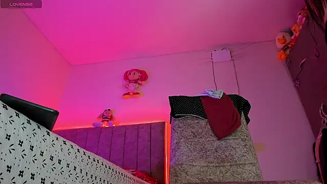 hot Dariana pantyhose online show from April 24, 3:03 pm