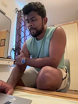 Snapshot of CrazyShashank chatting on December 21, 12:45 pm CrazyShashank online show from December 21, 12:45 pm