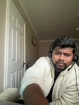 Snapshot of CrazyShashank chatting on February 26, 9:41 am CrazyShashank online show from February 26, 9:41 am