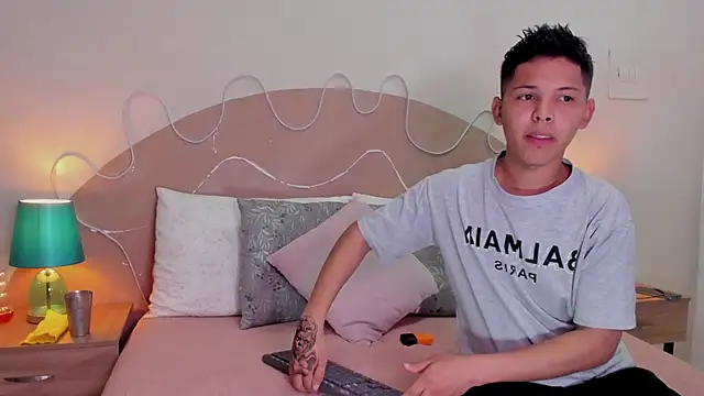 Enrrixxx  online show from November 14, 12:31 am