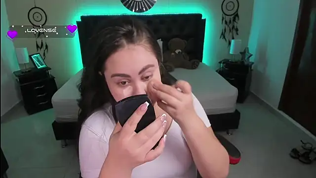 LolaVillalobos online show from October 5, 12:58 pm