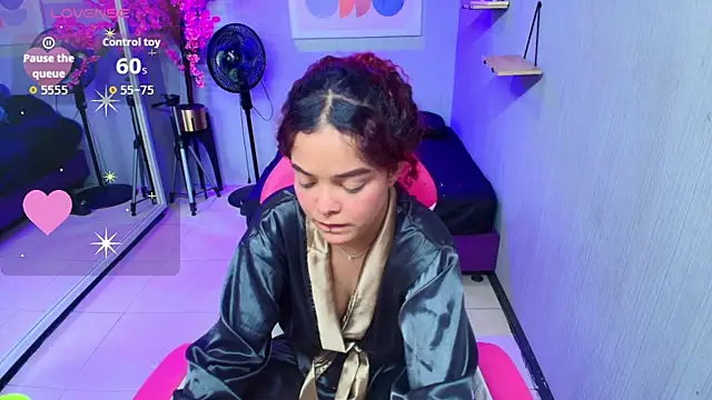 Snapshot of Maggy_t18 chatting on October 25, 8:00 am Maggy t18 online show from October 25, 8:00 am