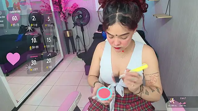 Snapshot of Maggy_t18 chatting on November 7, 7:36 pm Maggy t18 online show from November 7, 7:36 pm