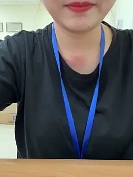 Snapshot of PhuongNhi21 chatting on October 16, 2:12 am PhuongNhi21 online show from October 16, 2:12 am