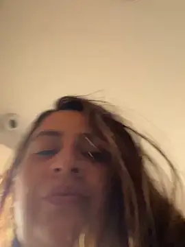 Snapshot of megvibes chatting on October 20, 8:53 pm megvibes online show from October 20, 8:53 pm