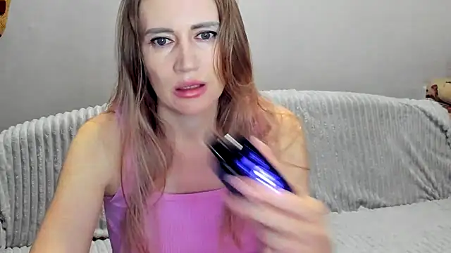 JessFoxxx online show from April 17, 3:42 am