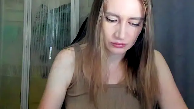 JessFoxxx online show from June 3, 2:25 am