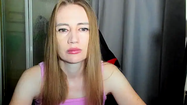 JessFoxxx online show from June 11, 2:11 am