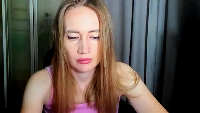 JessFoxxx online show from June 12, 3:05 am