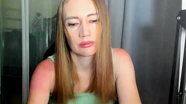 JessFoxxx online show from June 17, 2:58 am