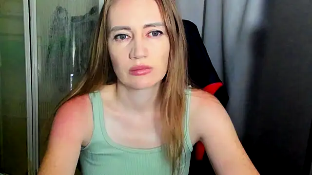 JessFoxxx online show from June 18, 2:56 am