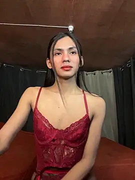 Snapshot of Ur_latinahotpaprika chatting on November 3, 2:29 pm Ur latinahotpaprika online show from November 3, 2:29 pm