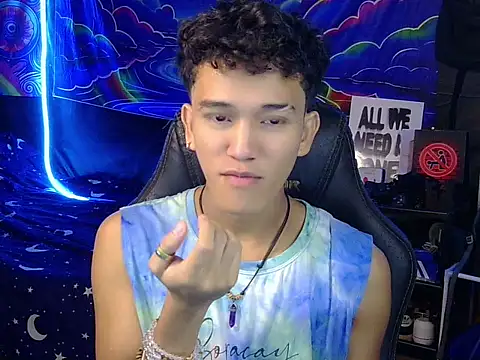Snapshot of kenbigcockxx chatting on July 10, 8:55 pm kenbigcockxx online show from July 10, 8:55 pm