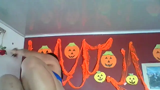 DianaOchoa  online show from October 28, 8:33 pm