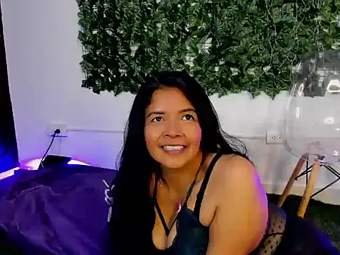 DianaOchoa  online show from April 12, 5:29 pm