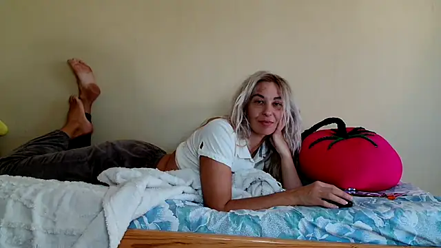 Snapshot of AsyaLulu chatting on September 19, 8:49 am AsyaLulu online show from September 19, 8:49 am