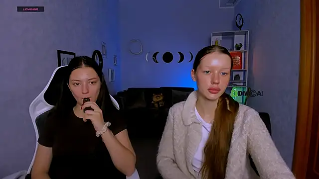 Snapshot of miki-niki chatting on September 30, 5:45 am miki-niki online show from September 30, 5:45 am