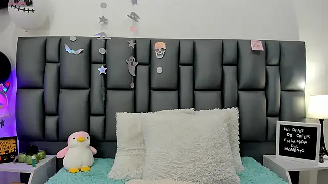 valeriasweet  online show from October 23, 8:07 pm