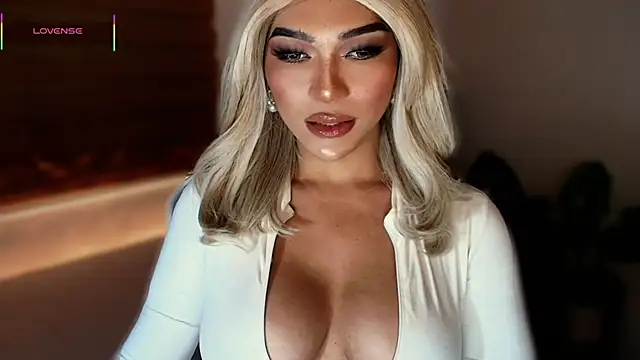 Snapshot of Huntress_xxx chatting on September 20, 11:00 am Huntress xxx online show from September 20, 11:00 am