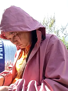 yoowwmr online show from November 27, 3:41 am