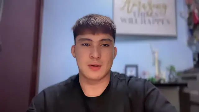 Snapshot of lovely_jay chatting on October 3, 5:43 pm lovely jay online show from October 3, 5:43 pm