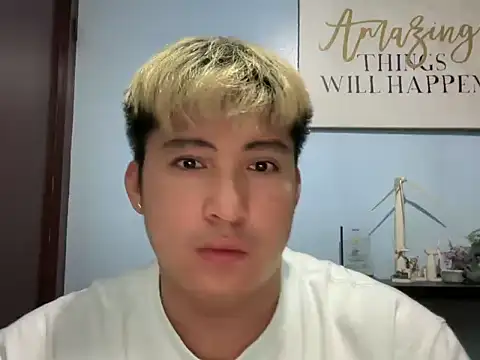Snapshot of lovely_jay chatting on May 28, 2:20 am lovely jay online show from May 28, 2:20 am