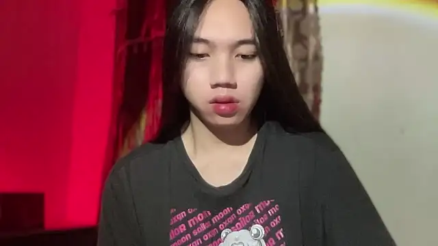 Snapshot of kat_mire chatting on November 12, 3:45 pm kat mire online show from November 12, 3:45 pm