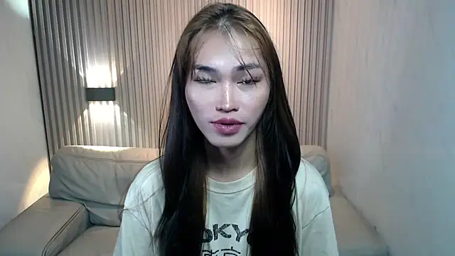 Snapshot of lovelychanel69xx chatting on November 5, 10:43 pm lovelychanel69xx online show from November 5, 10:43 pm