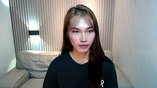 Snapshot of lovelychanel69xx chatting on November 6, 11:15 pm lovelychanel69xx online show from November 6, 11:15 pm