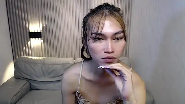 Snapshot of lovelychanel69xx chatting on December 3, 10:30 pm lovelychanel69xx online show from December 3, 10:30 pm