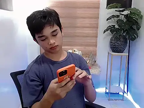 Snapshot of sexysam14 chatting on October 20, 11:05 pm sexysam14 online show from October 20, 11:05 pm