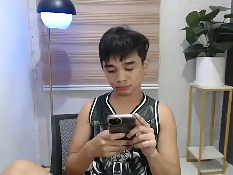 Snapshot of sexysam14 chatting on November 13, 12:15 pm sexysam14 online show from November 13, 12:15 pm