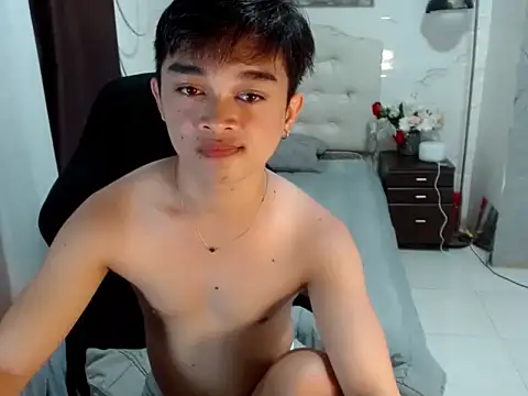 Snapshot of sexysam14 chatting on November 16, 4:40 am sexysam14 online show from November 16, 4:40 am