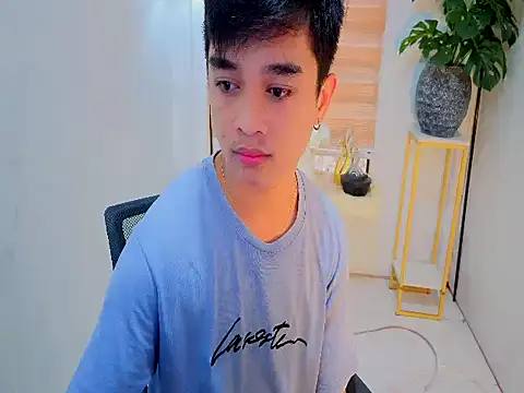 Snapshot of sexysam14 chatting on November 18, 4:06 am sexysam14 online show from November 18, 4:06 am