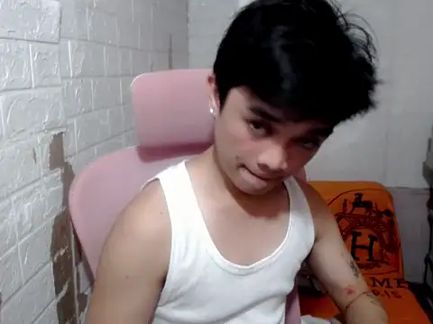 Snapshot of sexysam14 chatting on June 17, 3:35 pm sexysam14 online show from June 17, 3:35 pm
