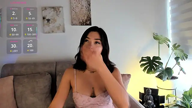 Estrer collins online show from October 24, 7:10 pm