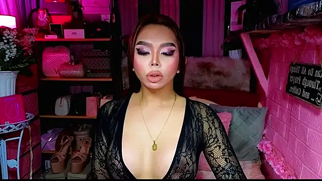 Snapshot of MoniqueCeleste chatting on November 4, 6:29 pm MoniqueCeleste online show from November 4, 6:29 pm