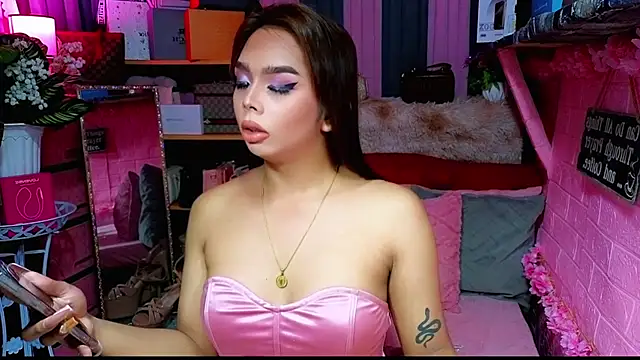 Snapshot of MoniqueCeleste chatting on November 16, 4:12 pm MoniqueCeleste online show from November 16, 4:12 pm