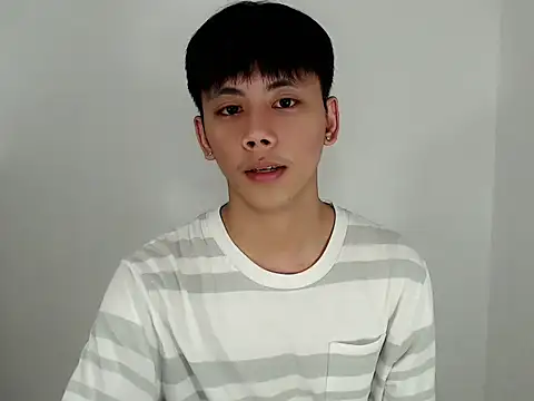 Snapshot of ynotyu chatting on December 16, 3:28 pm ynotyu online show from December 16, 3:28 pm