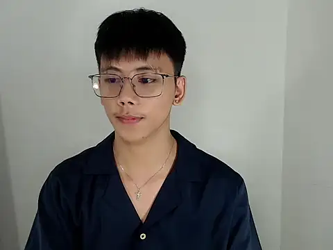 Snapshot of ynotyu chatting on December 22, 11:02 pm ynotyu online show from December 22, 11:02 pm