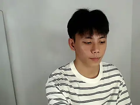 Snapshot of ynotyu chatting on February 26, 4:28 pm ynotyu online show from February 26, 4:28 pm