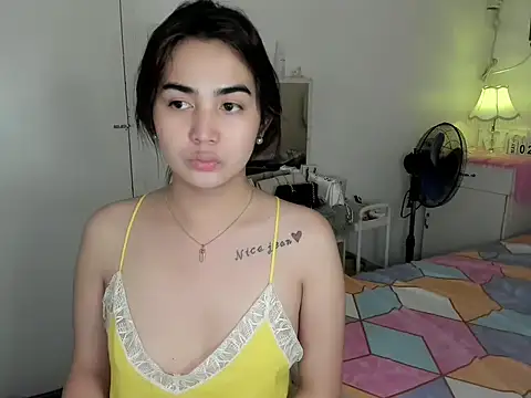 Snapshot of Alovelydoll_nica chatting on May 2, 12:59 am Alovelydoll nica online show from May 2, 12:59 am
